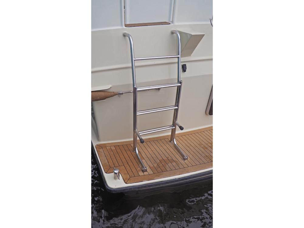  Deck equipment